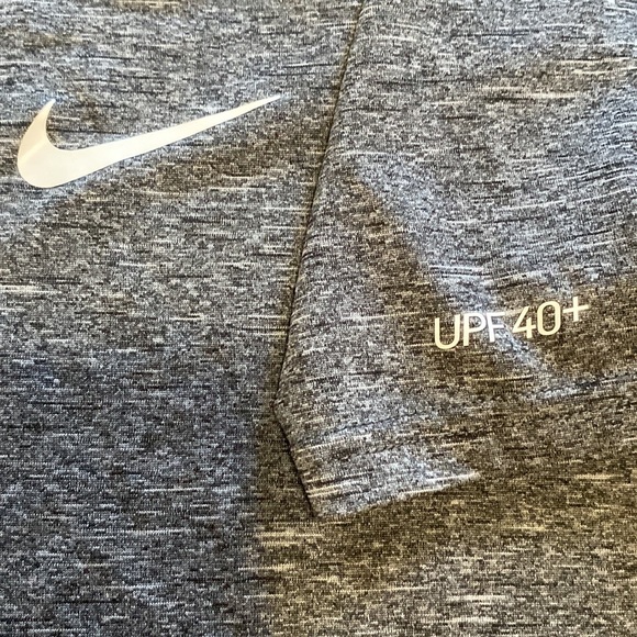 Nike shirt - Picture 3 of 3